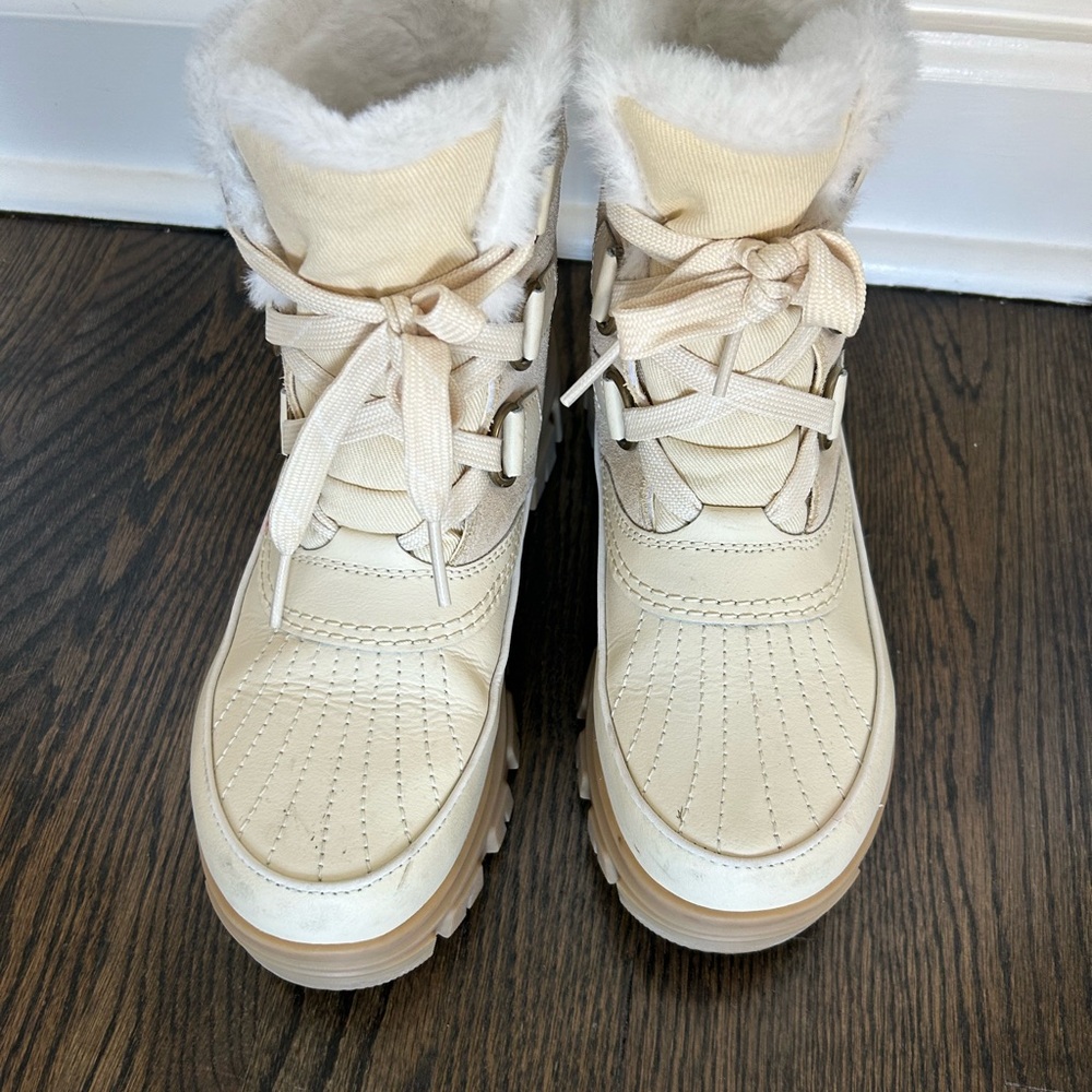 Cream Sorel winter boot